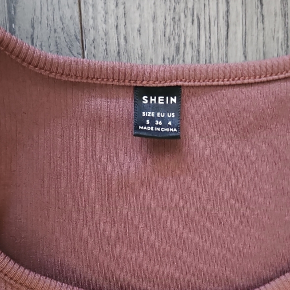 SHEIN Ribbed 2 Piece Short Set - Picture 2 of 7